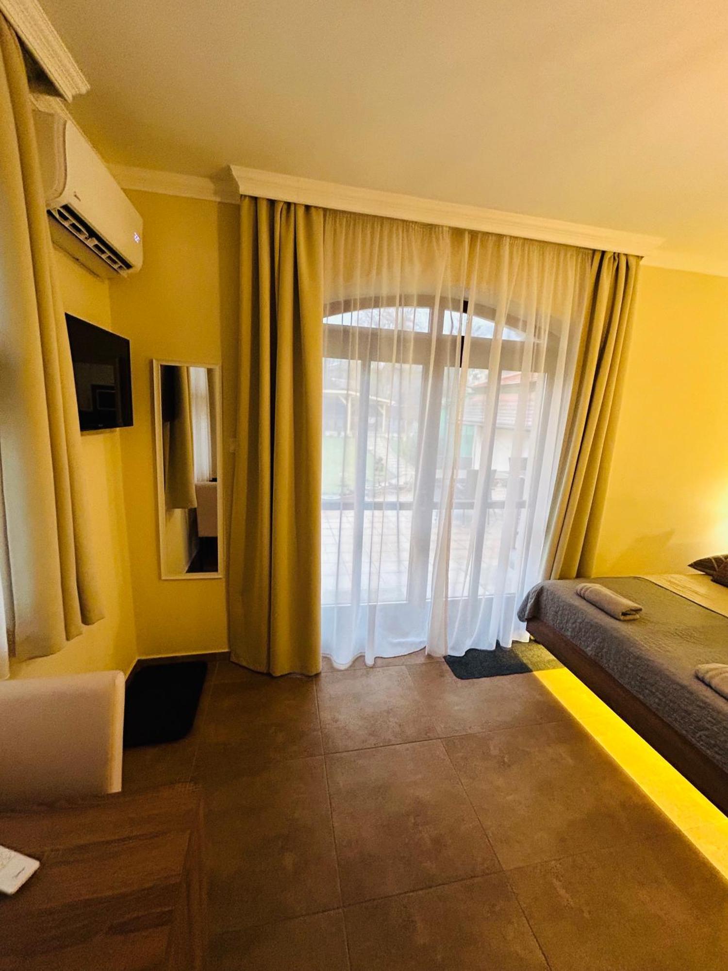 Harmonia Vendeghaz Hotel Miskolc Eksteriør billede