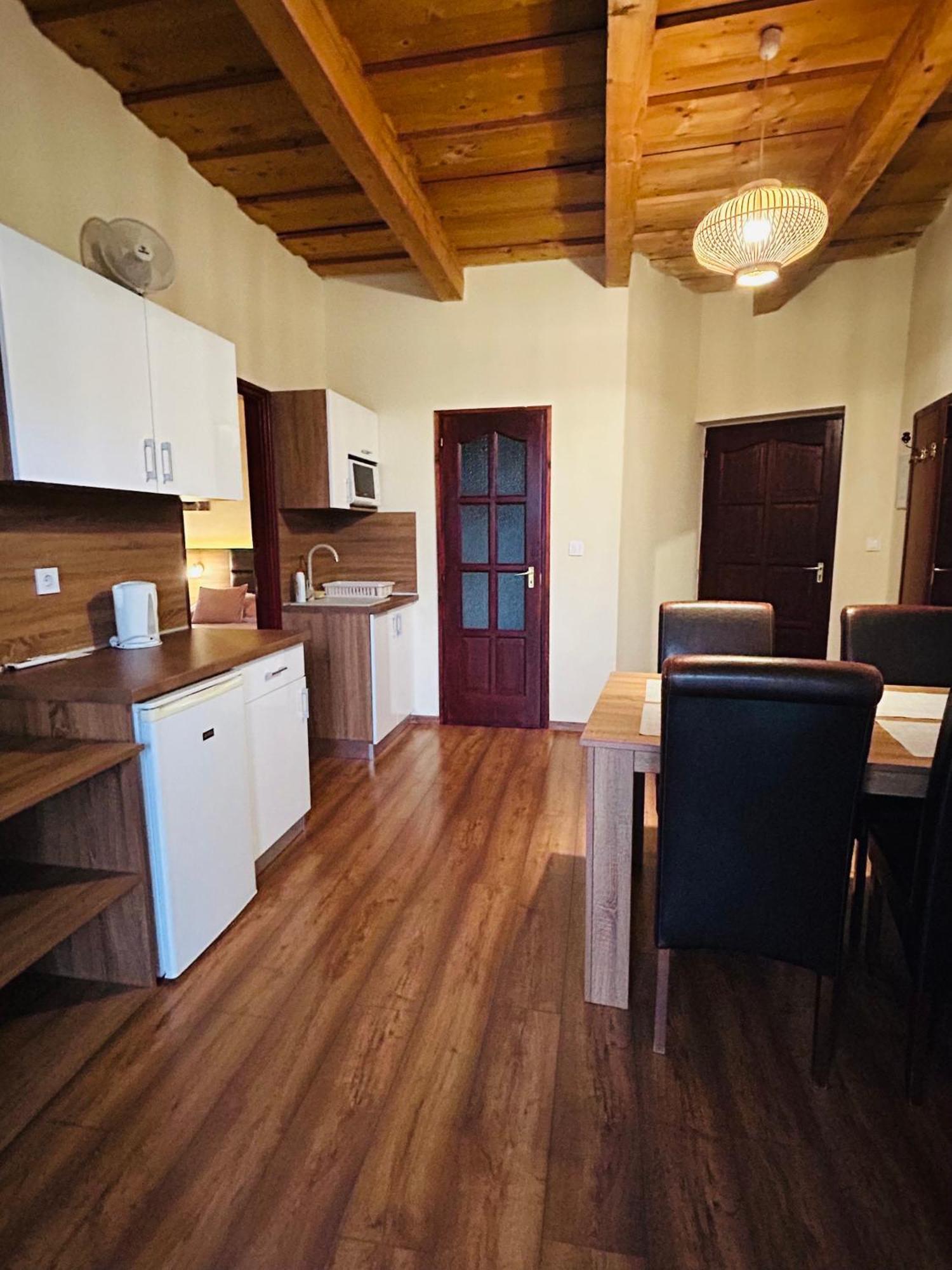 Harmonia Vendeghaz Hotel Miskolc Eksteriør billede