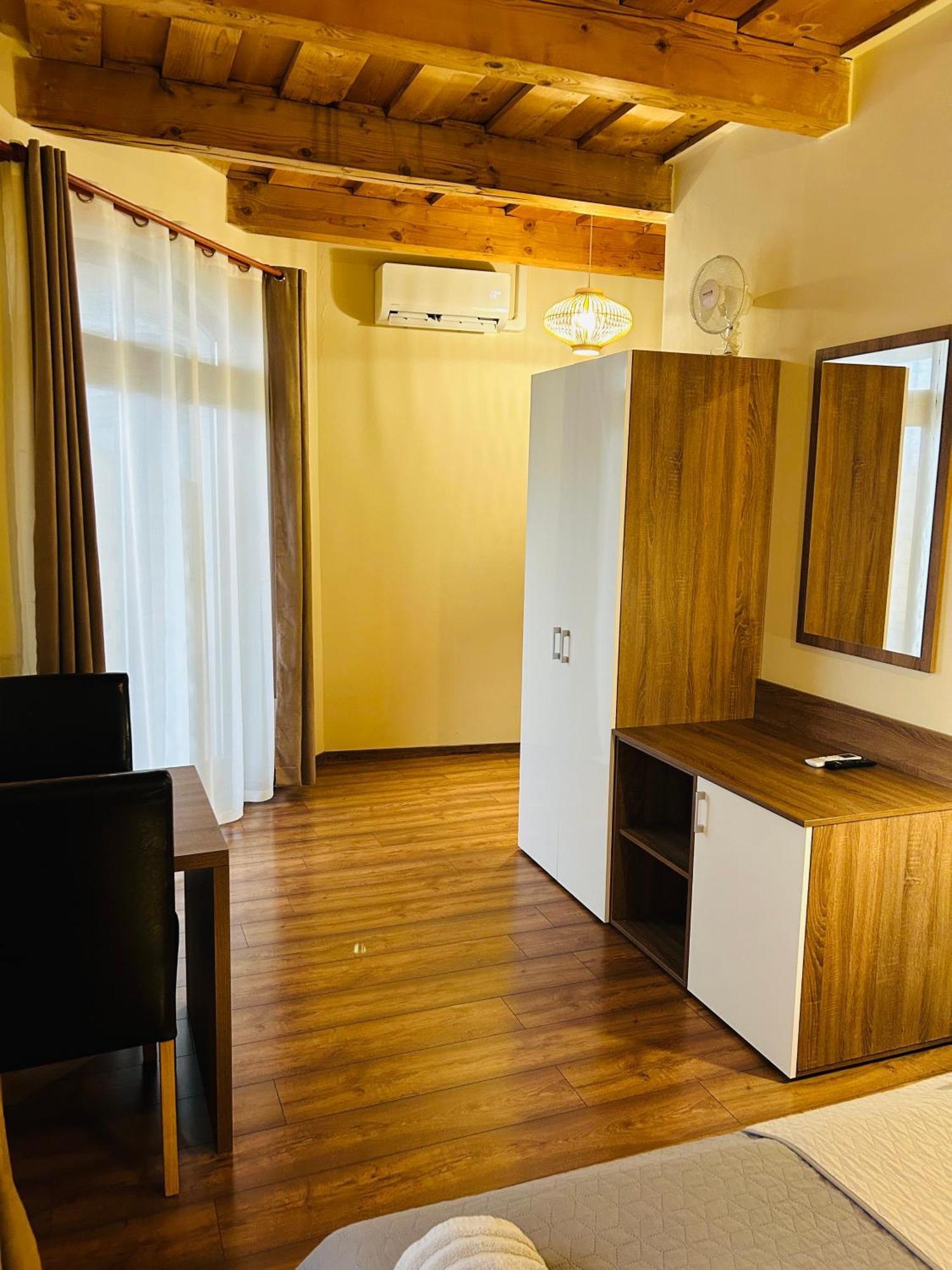 Harmonia Vendeghaz Hotel Miskolc Eksteriør billede