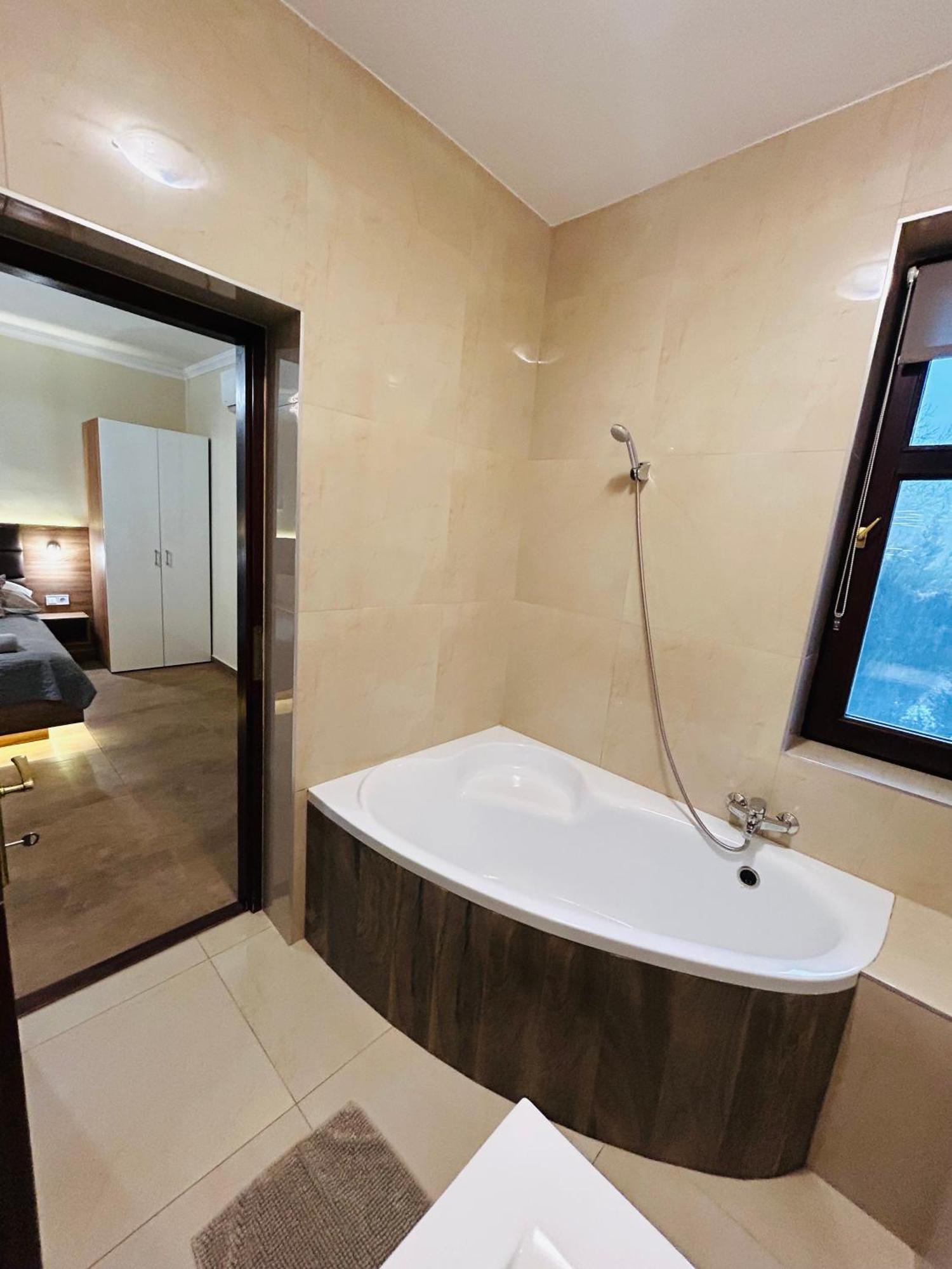 Harmonia Vendeghaz Hotel Miskolc Eksteriør billede
